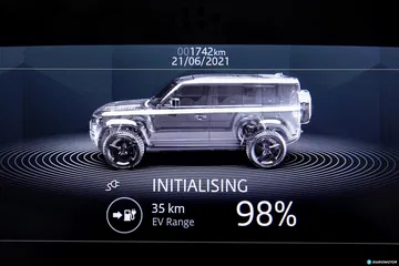 Land Rover Defender Phev Recarga 00027