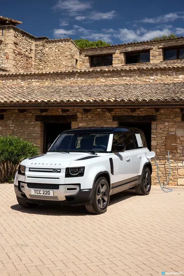 Land Rover Defender Phev Recarga 00029