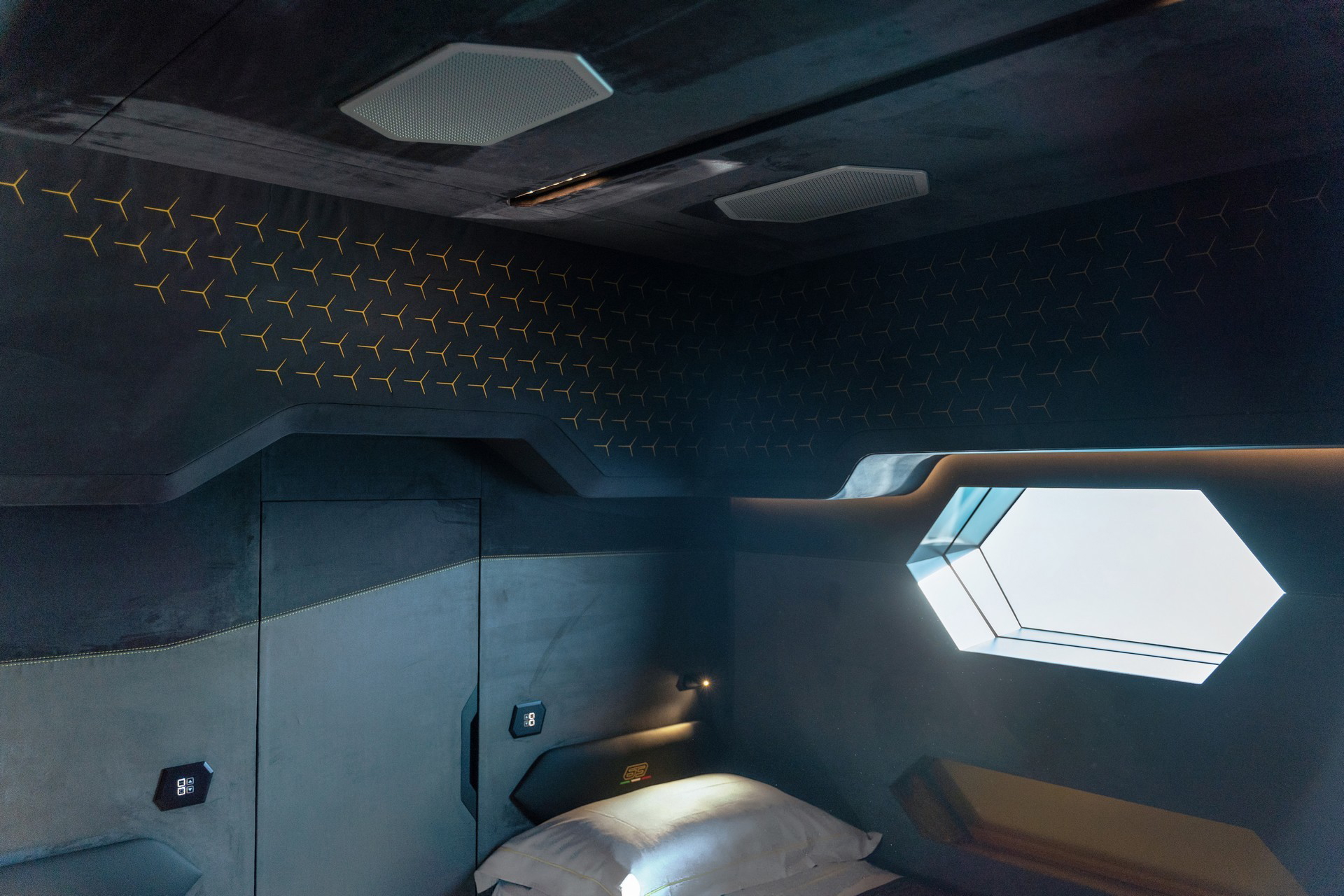 Tecnomar Lamborghini 63 Interior 4