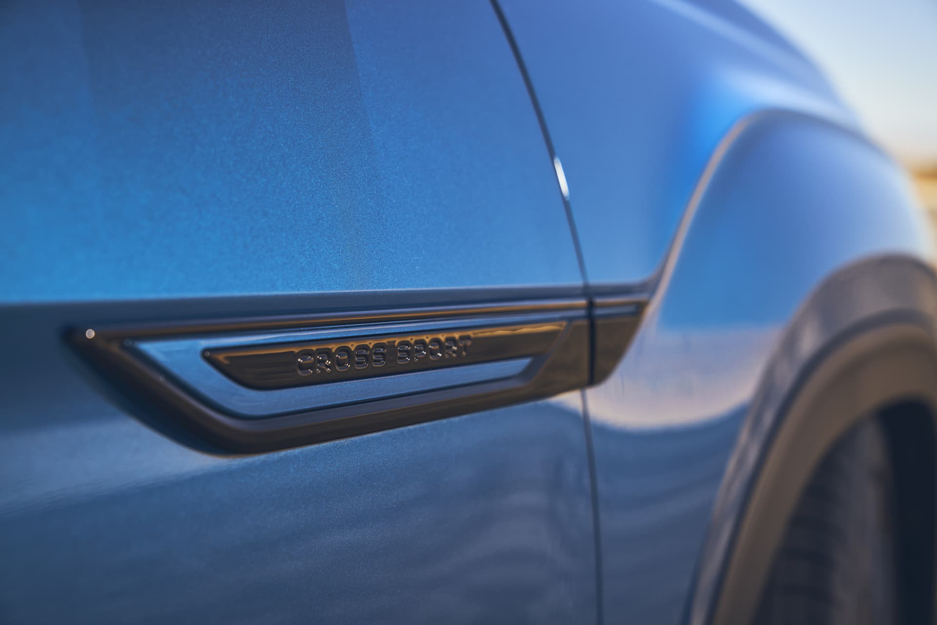 Volkswagen Atlas Cross Sport Gt Concept 0721 09 Exterior Detalles Logo