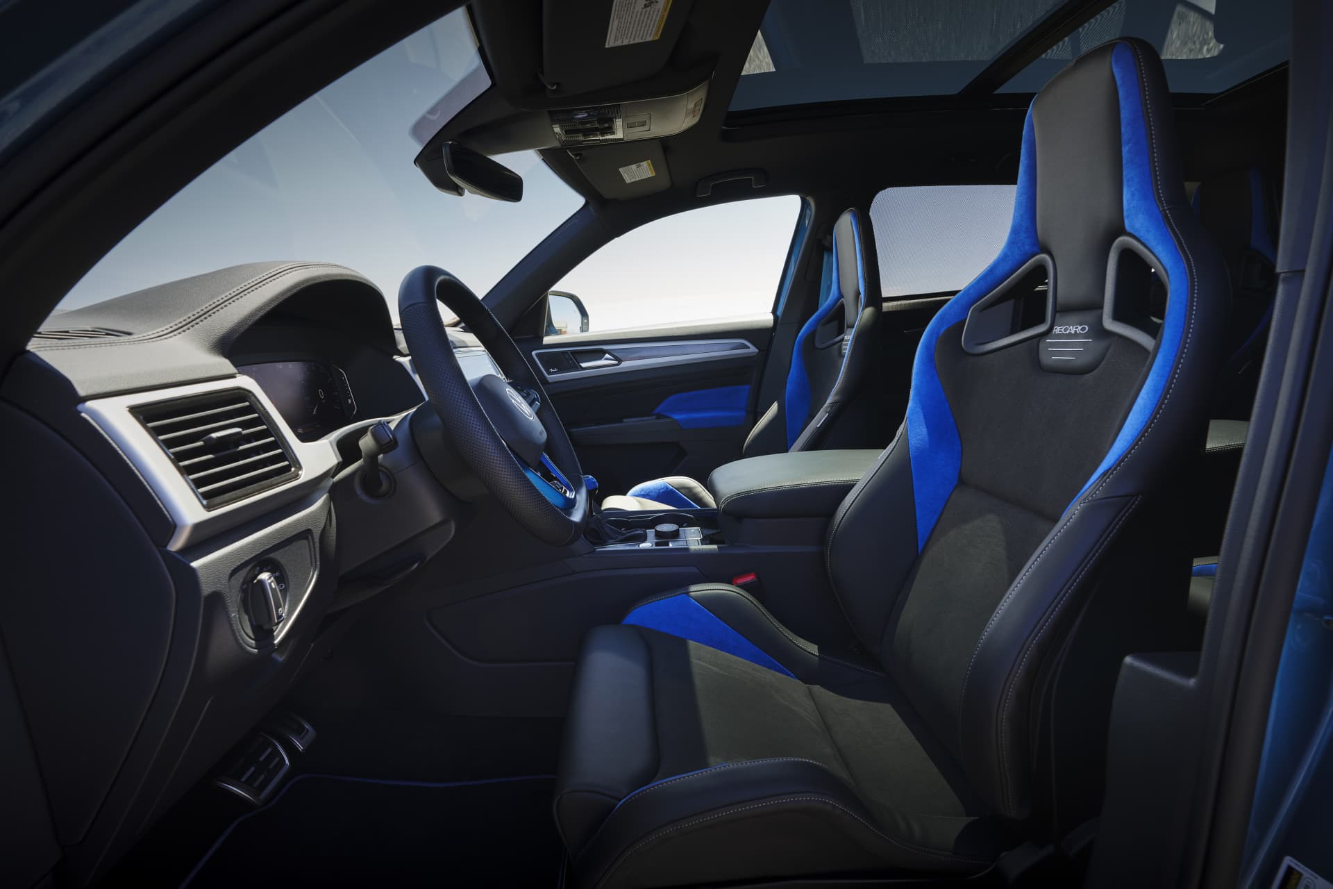 Volkswagen Atlas Cross Sport Gt Concept 0721 16 Interior