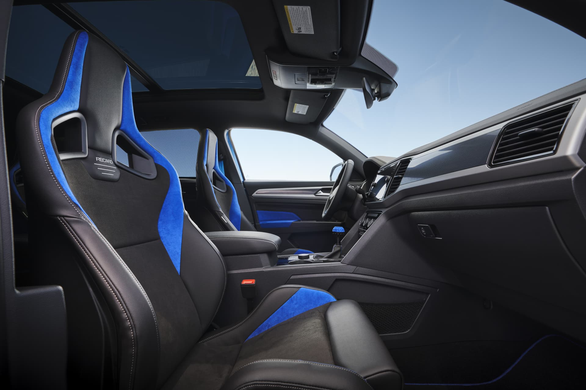 Volkswagen Atlas Cross Sport Gt Concept 0721 17 Interior