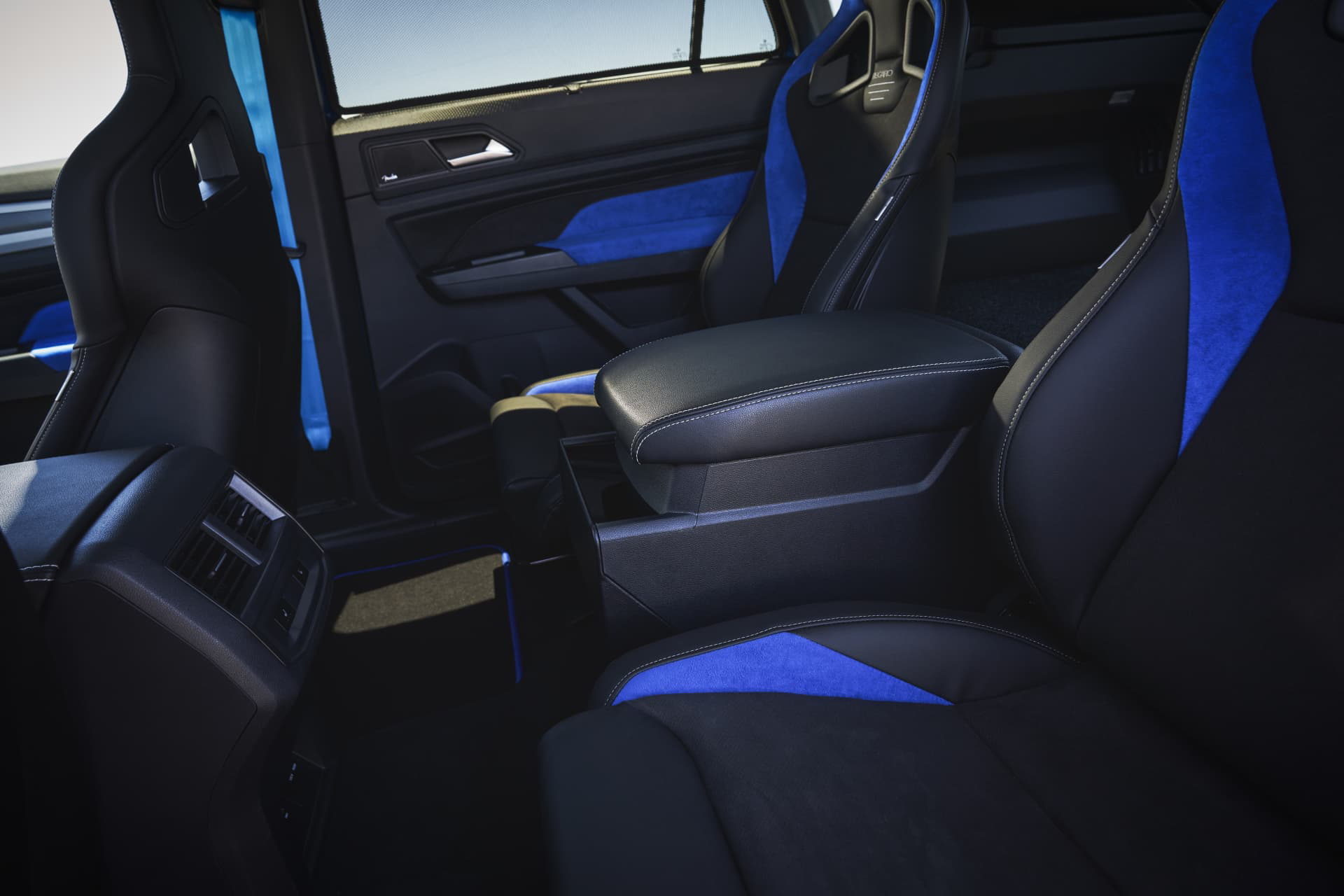Volkswagen Atlas Cross Sport Gt Concept 0721 19 Interior
