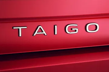 Volkswagen Taigo 2022 Logo Rojo Frontal Kings Red Detalles 04