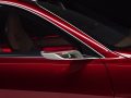 Vista cercana del tirador de la puerta del Alfa Romeo Brennero, acabados de calidad.
