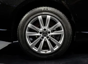 Guard: Sonderschutzversion Der Neuen S Klasse Erstmals Mit Allradantrieb Guard: Special Protection Version Of The New S Class, For The First Time With All Wheel Drive