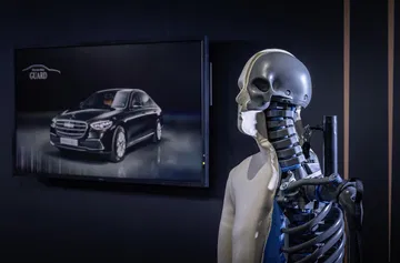 Guard: Sonderschutzversion Der Neuen S Klasse Erstmals Mit Allradantrieb Guard: Special Protection Version Of The New S Class, For The First Time With All Wheel Drive