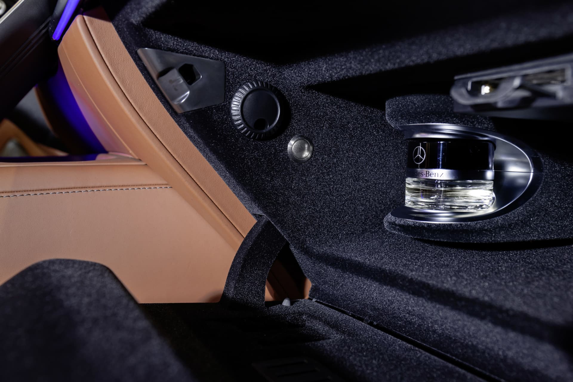 Guard: Sonderschutzversion Der Neuen S Klasse Erstmals Mit Allradantrieb Guard: Special Protection Version Of The New S Class, For The First Time With All Wheel Drive