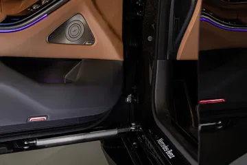 Guard: Sonderschutzversion Der Neuen S Klasse Erstmals Mit Allradantrieb Guard: Special Protection Version Of The New S Class, For The First Time With All Wheel Drive