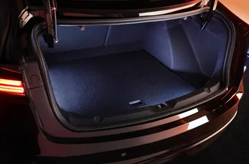 Mobilize Limo 2021 Renault 14 Interior Maletero