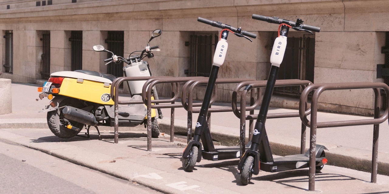 Patinetes Electricos Compartidos Bird Aparcamiento