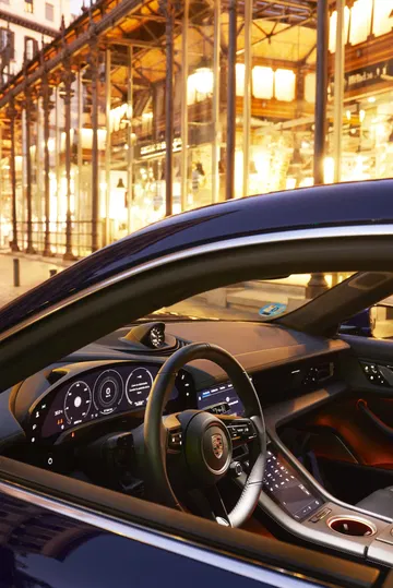 Porsche Taycan Azul Gentian 11