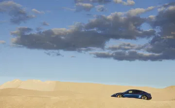 Porsche Taycan Azul Gentian 110