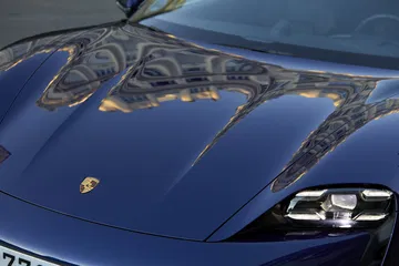 Porsche Taycan Azul Gentian 15