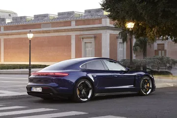 Porsche Taycan Azul Gentian 21