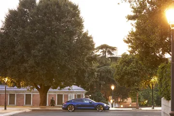 Porsche Taycan Azul Gentian 23