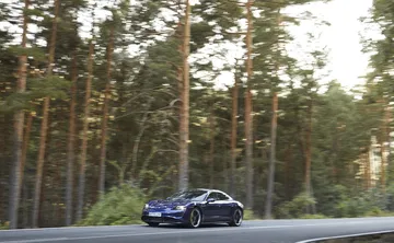 Porsche Taycan Azul Gentian 39