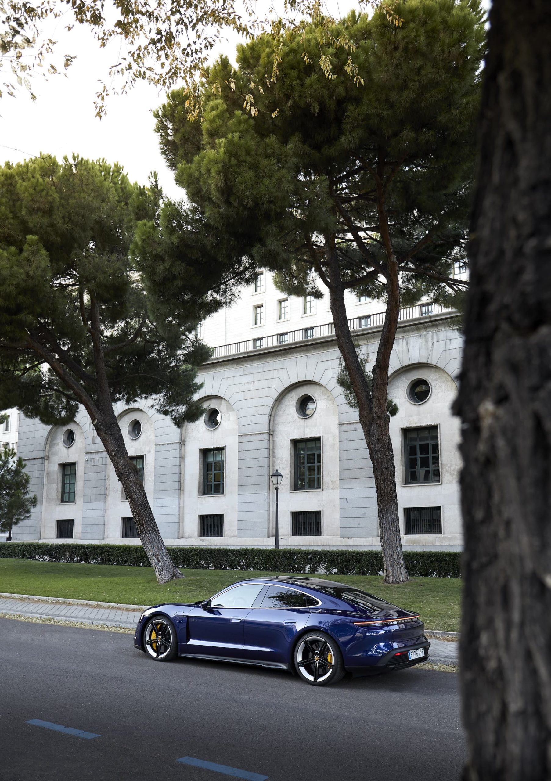 Porsche Taycan Azul Gentian 4