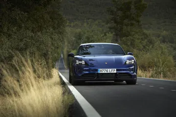 Porsche Taycan Azul Gentian 47