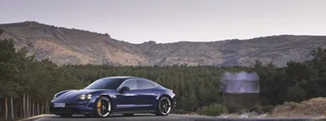 Porsche Taycan Azul Gentian 56