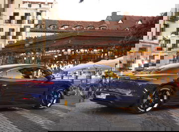 Porsche Taycan Azul Gentian 6
