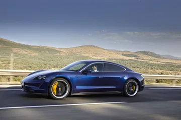 Porsche Taycan Azul Gentian 74