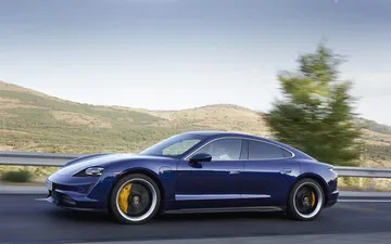 Porsche Taycan Azul Gentian 75