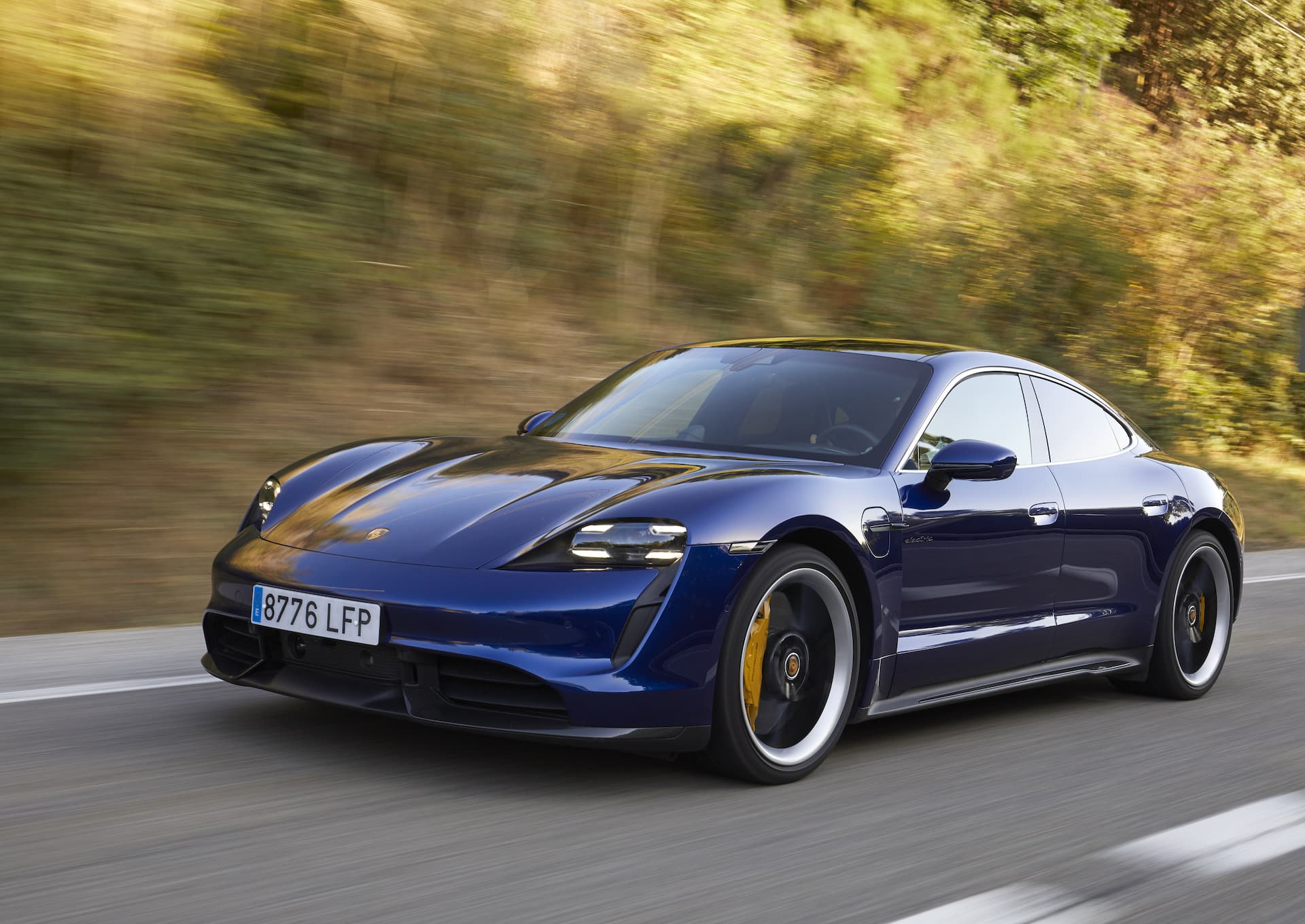 Porsche Taycan Azul Gentian 78