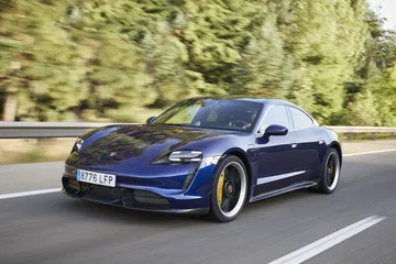 Porsche Taycan Azul Gentian 79