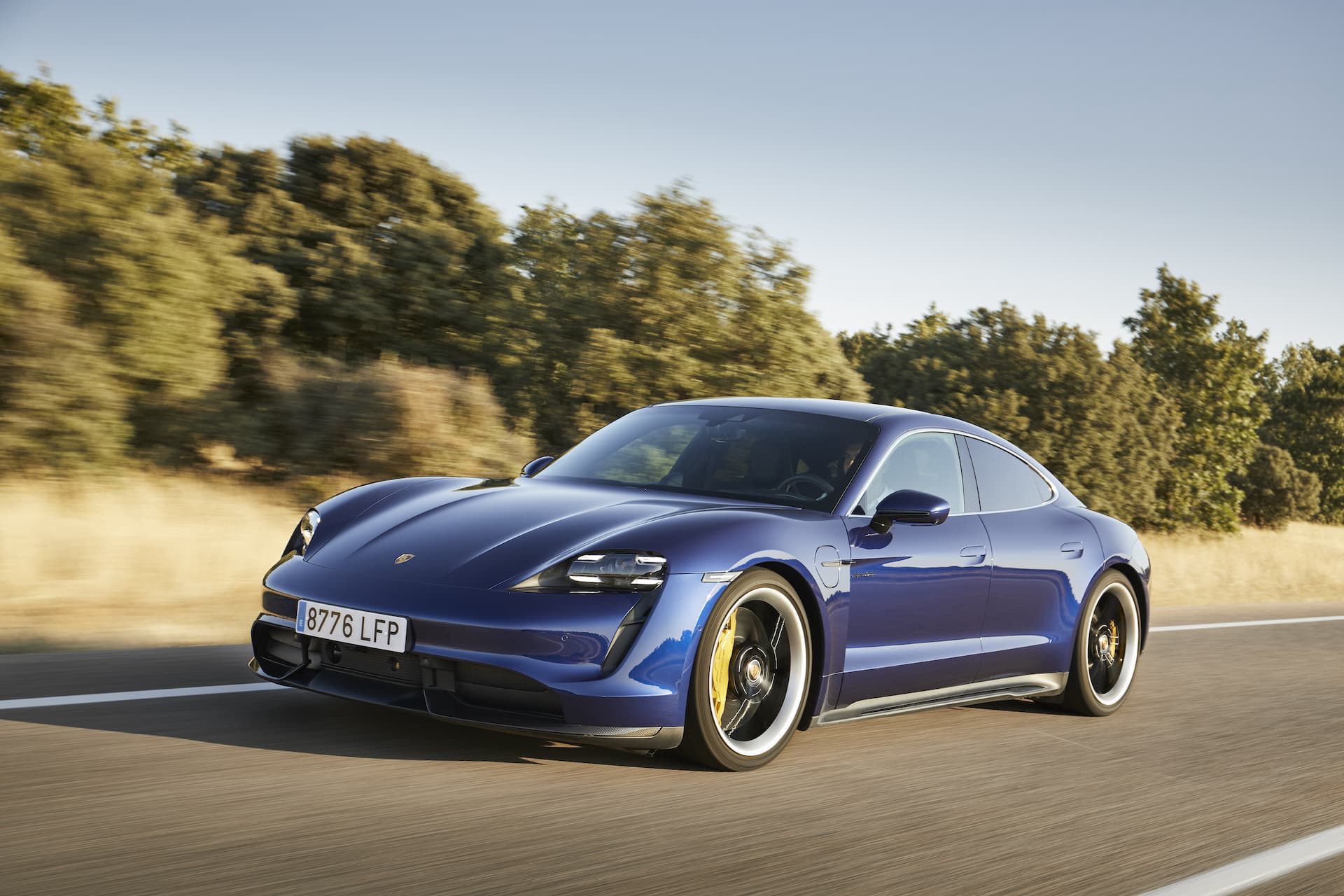 Porsche Taycan Azul Gentian 80