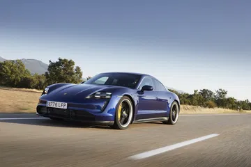 Porsche Taycan Azul Gentian 81