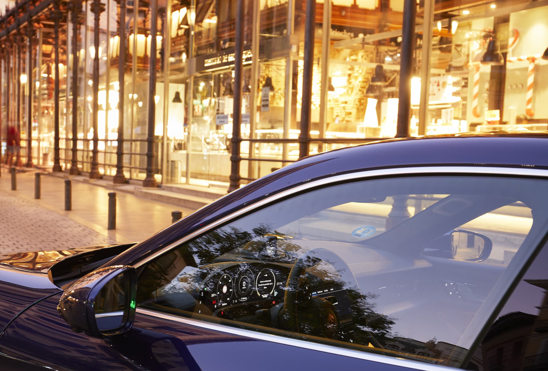 Porsche Taycan Azul Gentian 9