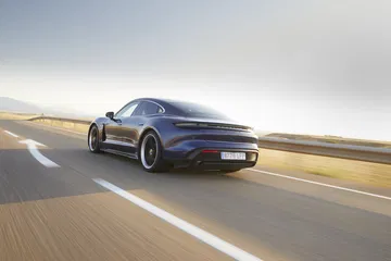 Porsche Taycan Azul Gentian 99