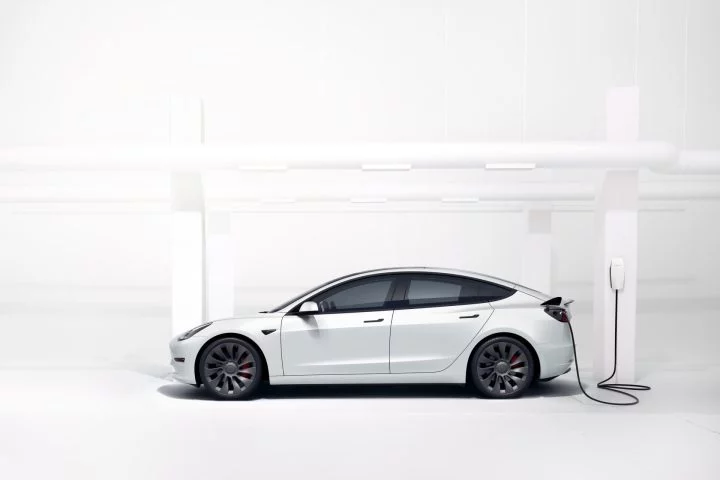 Tesla Elon Musk Semiconductores Crisis Model 3 Carga