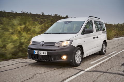 Volkswagen_Caddy_Kombi (19)