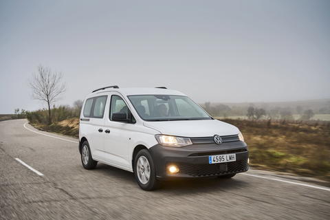 Volkswagen_Caddy_Kombi (22)