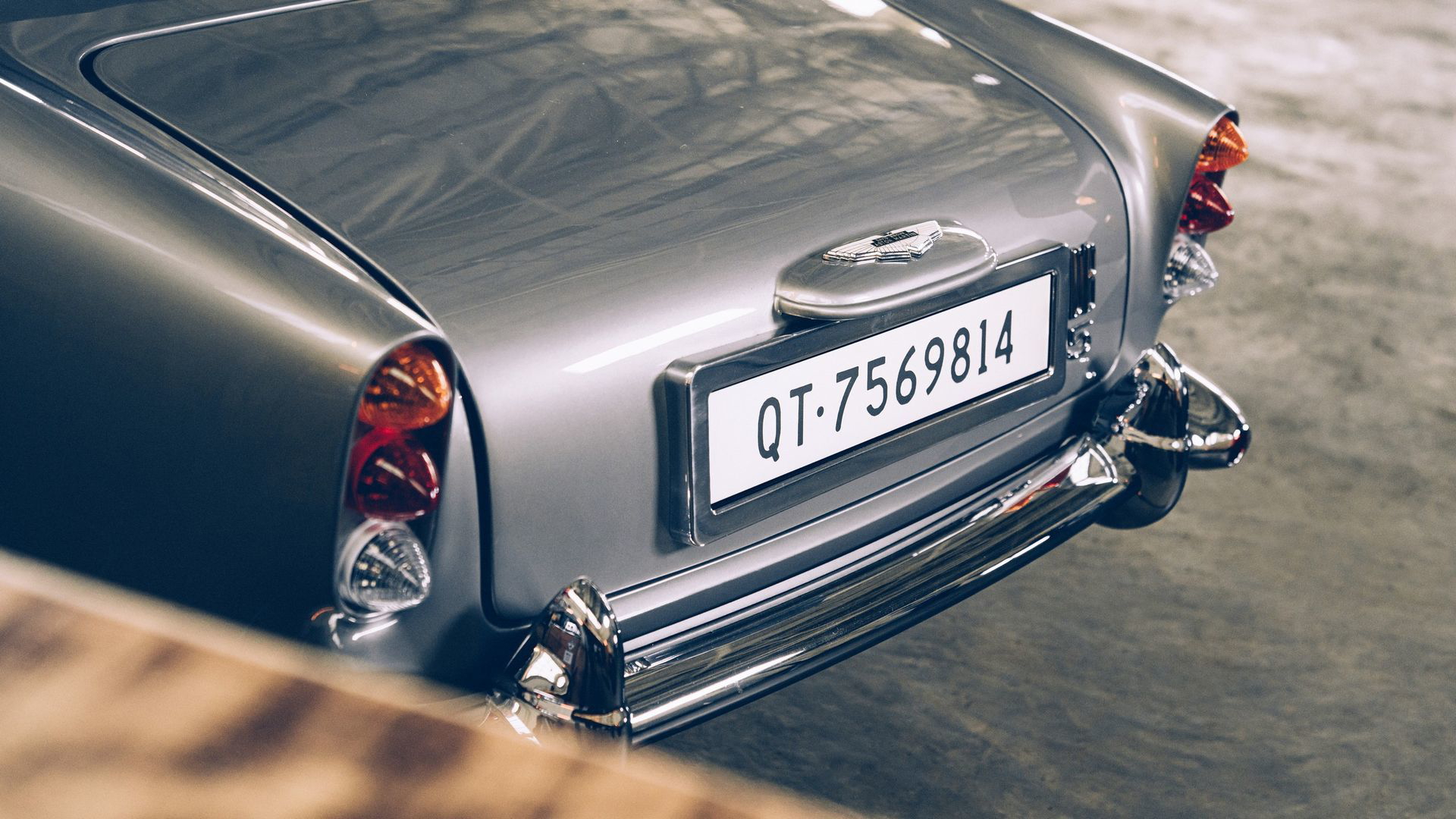 Aston Martin Db5 Junior 007 3