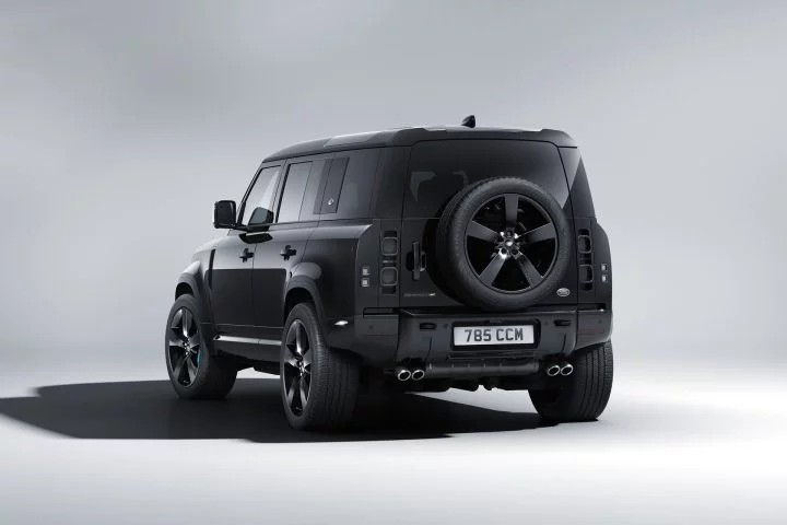 Land Rover Defender V8 Bond Edition 0921 007