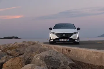 Peugeot 308 2022 0921 095
