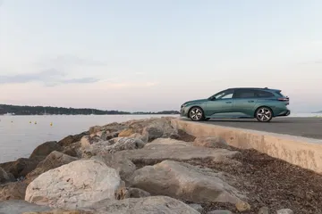 Peugeot 308 2022 0921 105
