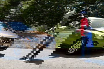 Test Dgt Senal S 28 Calle Residencial Volvo Frenado Emergencia