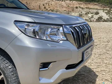 Toyota Land Cruiser 3p Parrilla
