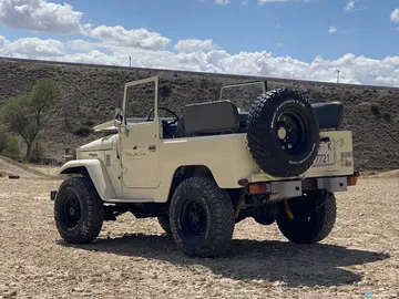 Toyota Land Cruiser Bj40 Trasera 3 4
