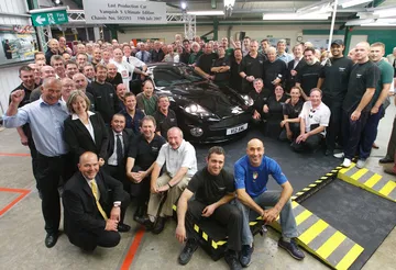 Aston Martin Vanquish 20 Aniversario 08 Fabrica