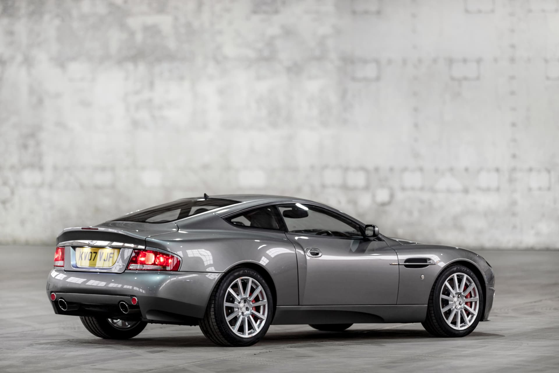 Aston Martin Vanquish 20 Aniversario 13 S