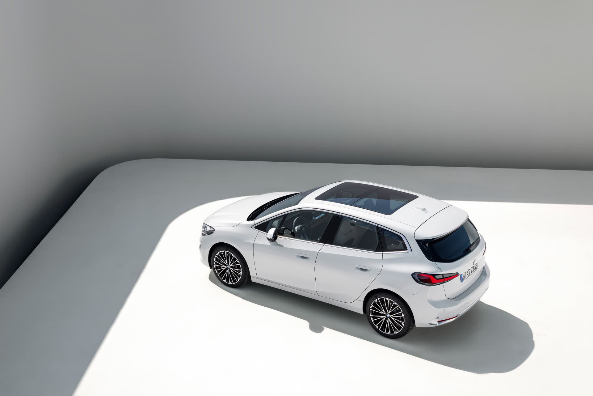 BMW Serie 2 Active Tourer con techo solar panorámico.