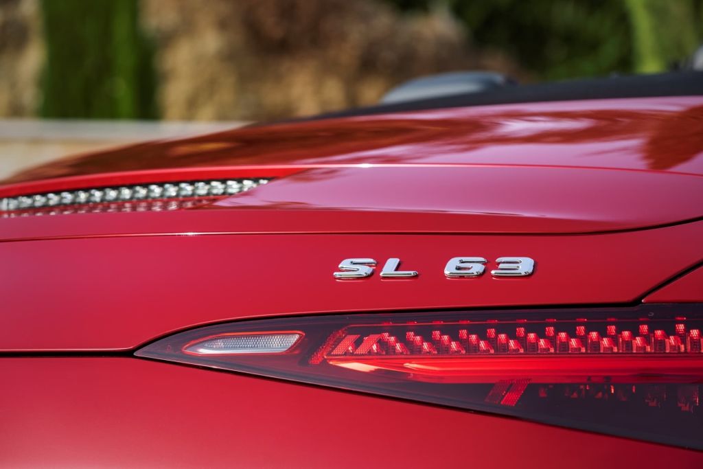 mercedes-amg-sl-2022-1021-72-617aca3310f7b-1024x683.jpg