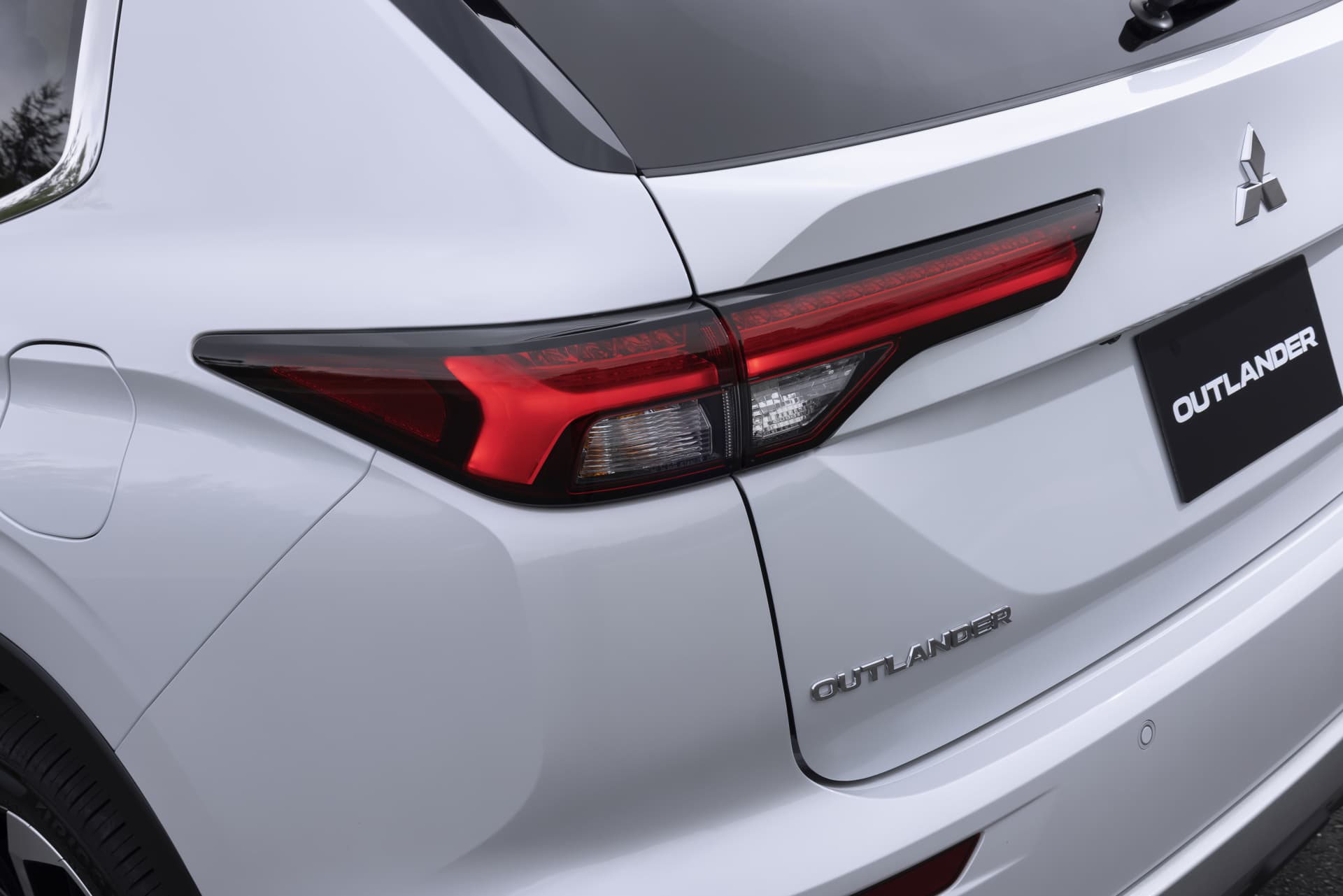 Mitsubishi Outlander Phev 2022 Fotos 16 Exterior Opticas Traseras
