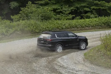 Mitsubishi Outlander Phev 2022 Fotos 36 Exterior