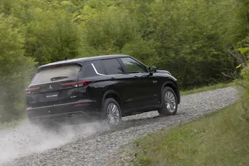 Mitsubishi Outlander Phev 2022 Fotos 38 Exterior
